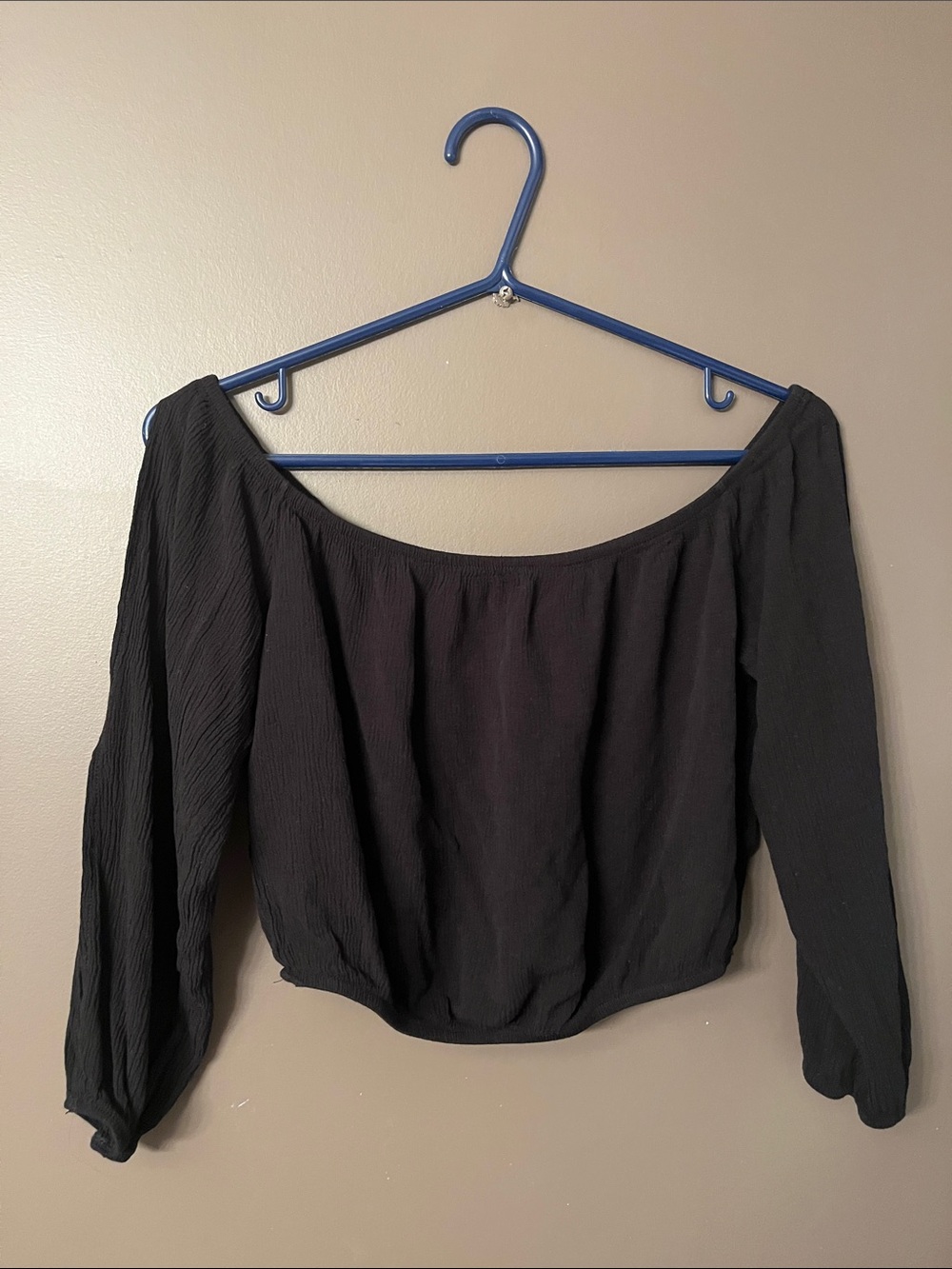 Small Black Off-Shoulder Long Sleeve Crop Top. Cold shoulder / split shoulder
